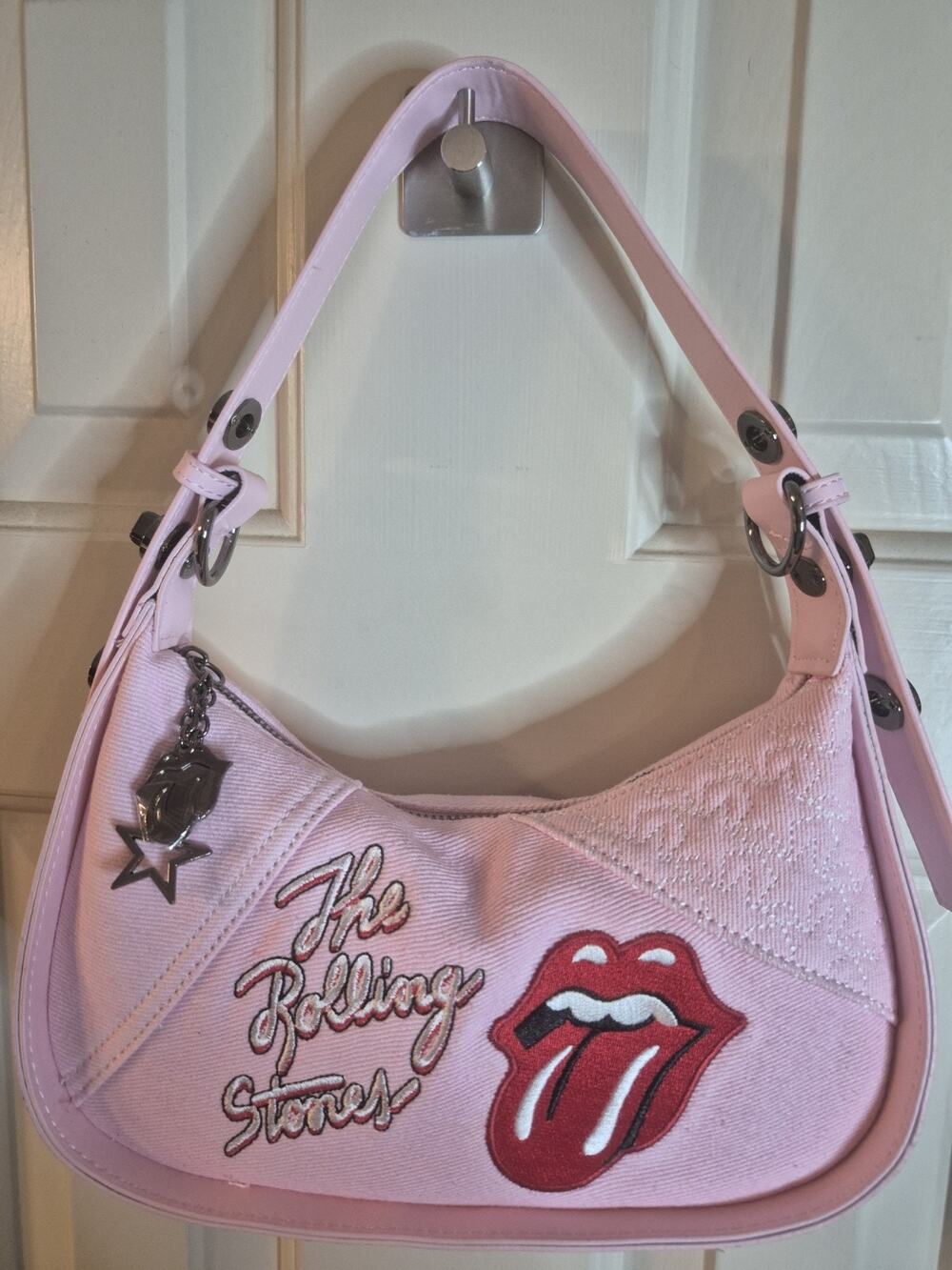 The Rolling Stones Tongue Logo Embroidered Zip Small Crescent Shoulder Bag Pink